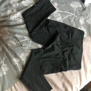 Fast and free cropped leggings
